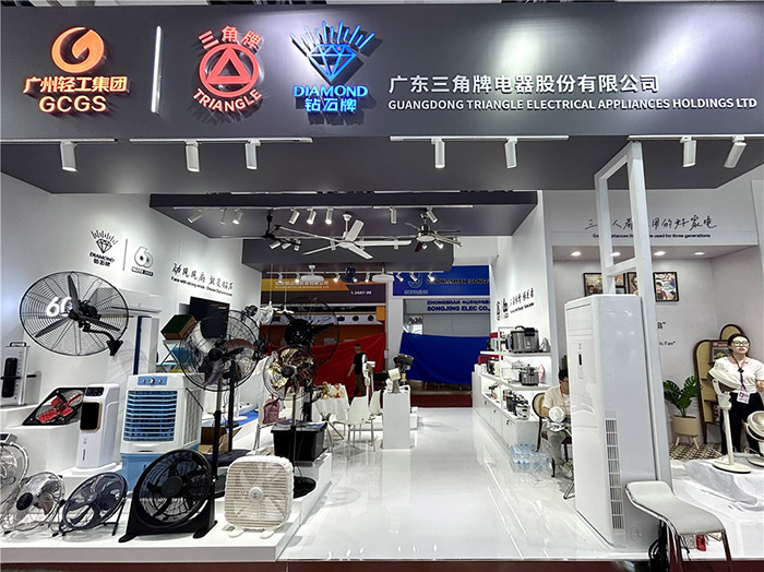 “三角”“钻石”发力双循环，国民品牌秀出硬实力 ——AK平台-AK(中国)一站式服务平台
亮相广交会